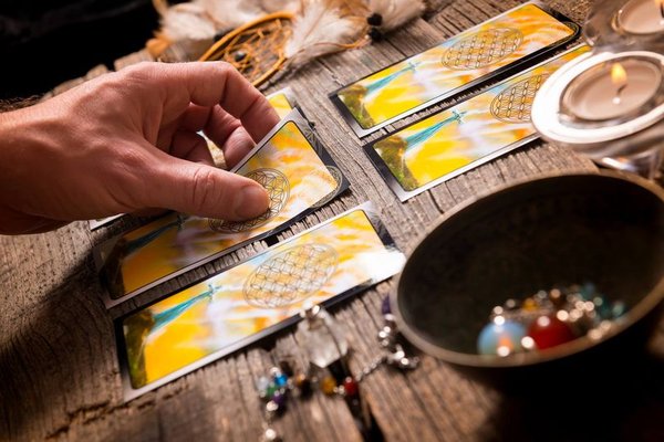 Tarot card reading session
